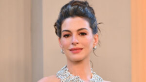 Anne Hathaway&rsquo;s Matchy-Matchy Red Lips and Nails Are Fall&rsquo;s Most Glamorous Trend&mdash;See the Photos